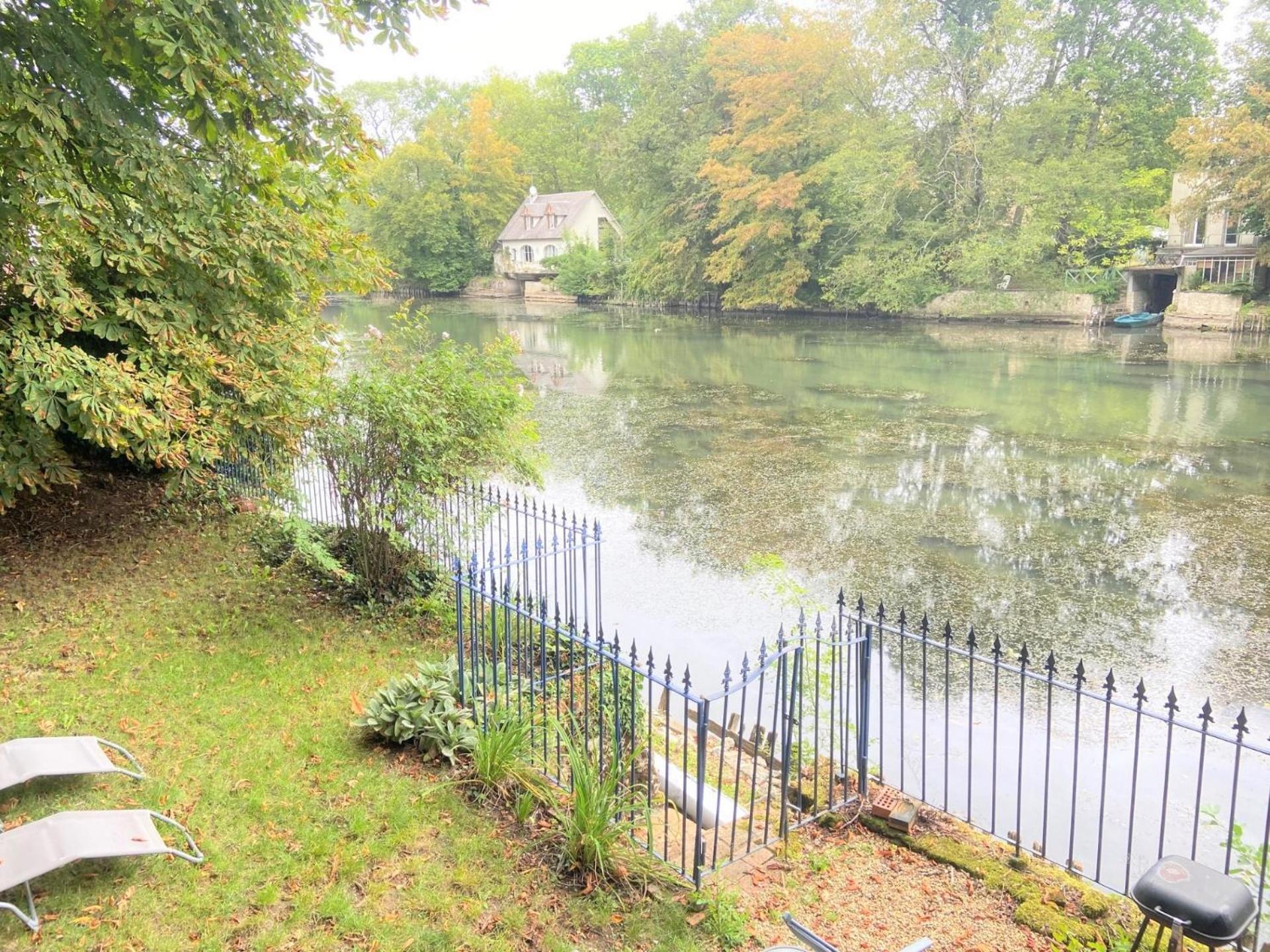 Le Chalet Bucolique Au Bord De L'Eau Olivet  Dış mekan fotoğraf