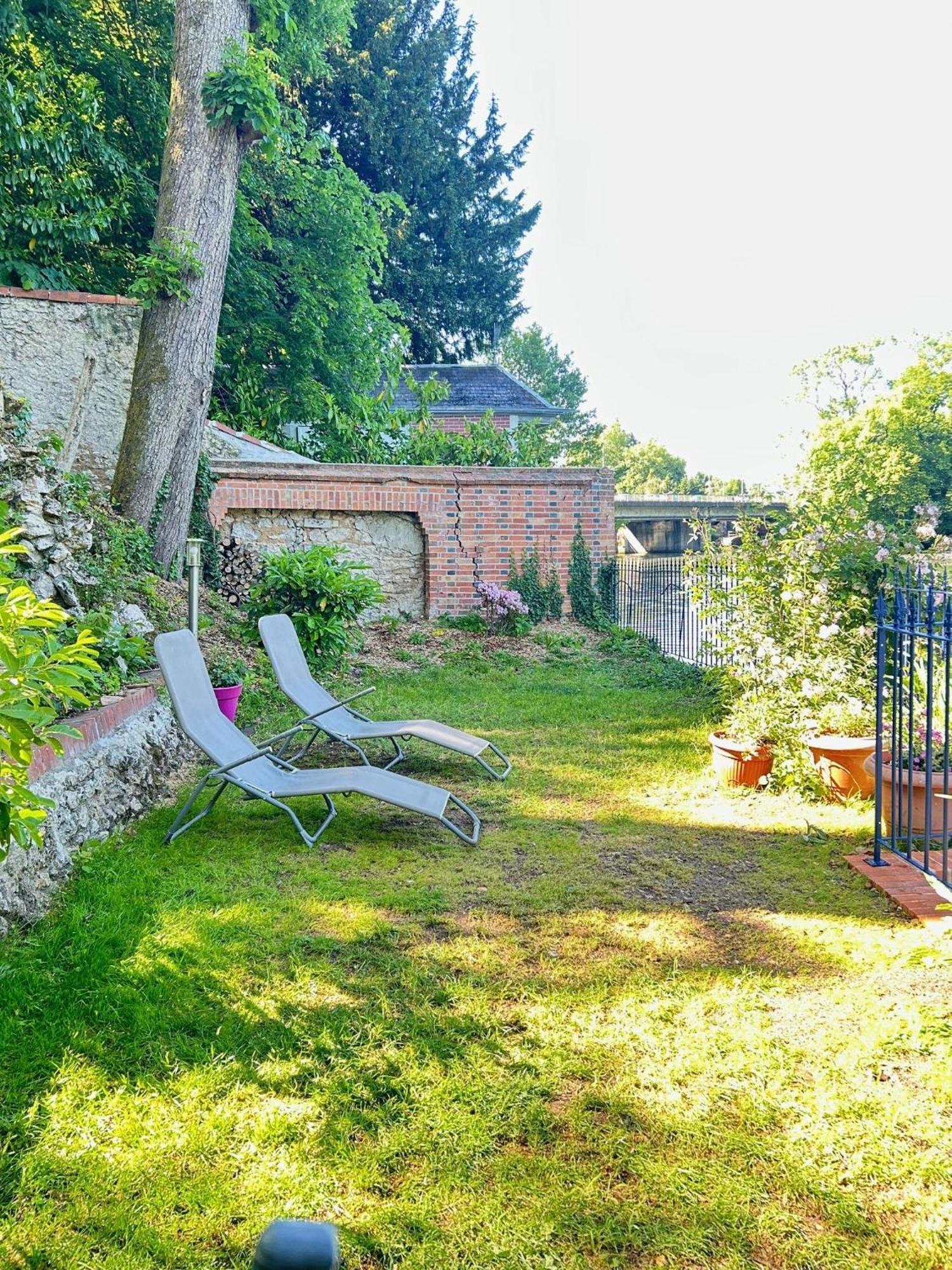 Le Chalet Bucolique Au Bord De L'Eau Olivet  Dış mekan fotoğraf